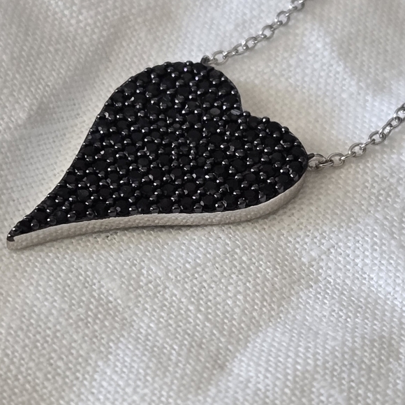 Elegant 925 Sterling Black Heart Pendant Necklace - Picture 8 of 14